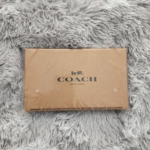 COACH Boxed Card Case & Belt Gift Set In Colorblock Signature Canvas - Picture 2 of 12